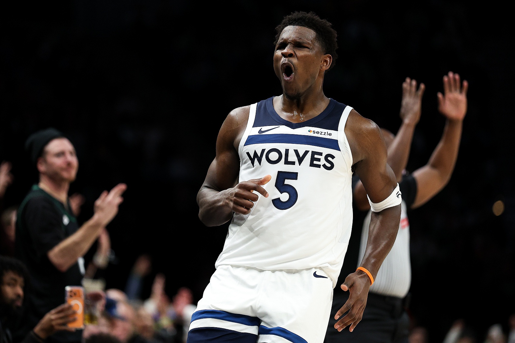 开云-19分逆转取胜！华子：只要比分进入可控范围 我就能终结比赛！