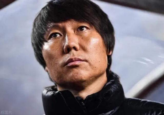 李铁执教路：收买对手两度冲超 行贿成为国足主帅